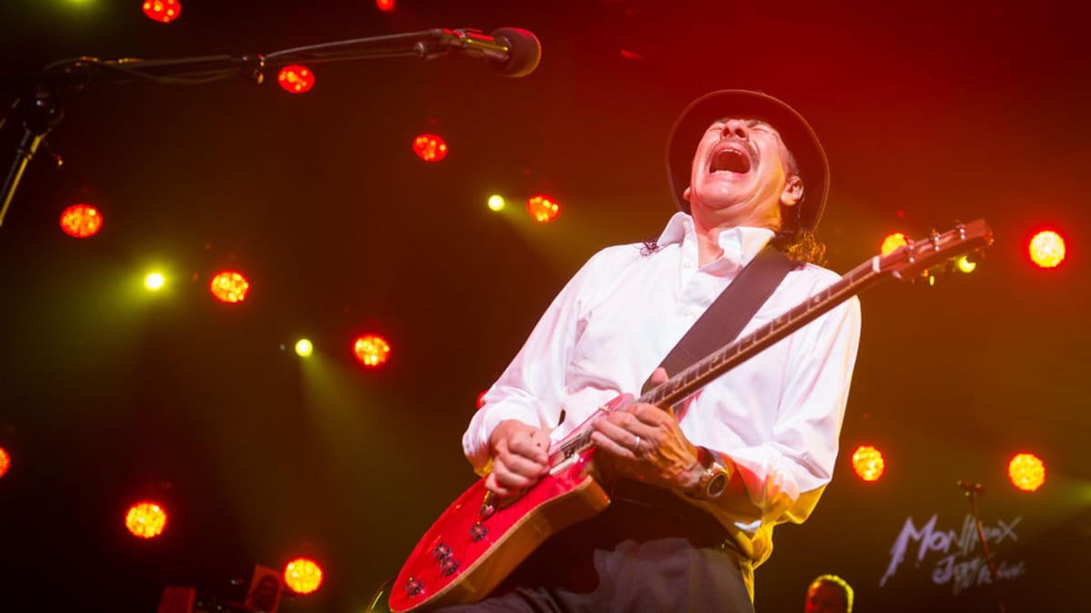 Carlos Santana au Montreux Jazz Festival, le 14 juillet 2015.