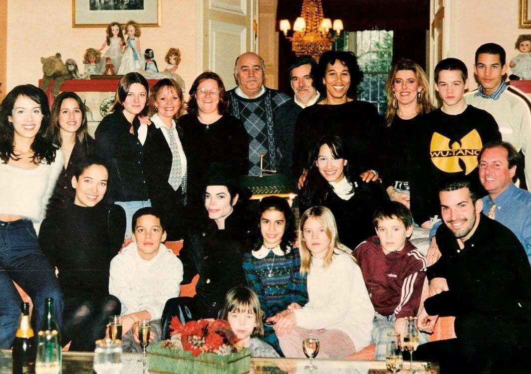 Michael Jackson avec la famille Chaplin au Manoir de Ban, en janvier 1997.