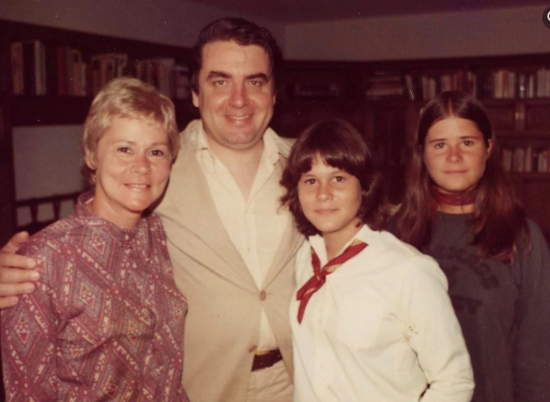 Anita Kerr et Alex Grob, cofondateurs du Mountain Studio en 1975, avec leurs filles Kelley et Suzanne.