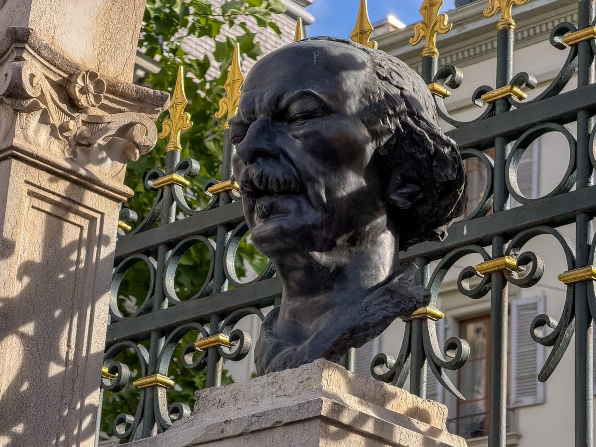Le buste d’Ignacy Jan Paderewski, à la fontaine qui lui est dédiée, à Vevey.