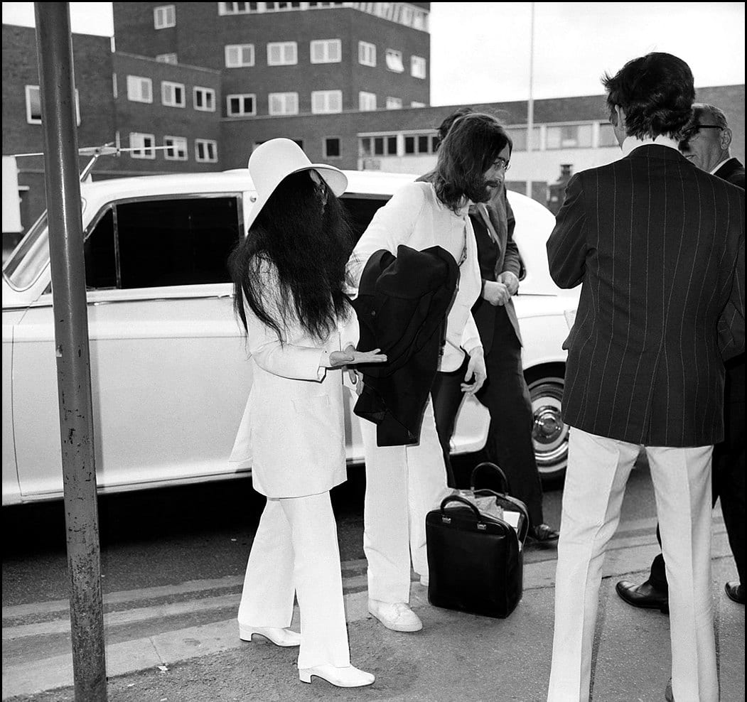 À l’aéroport de Londres-Heathrow, avant l’envol pour Montreux, avril 1969.