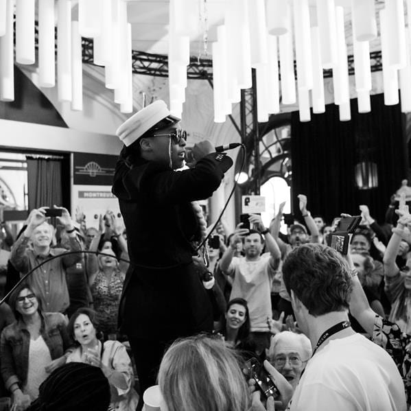 Janelle Monáe lors des légendaires jam sessions du festival, après son concert de 2019.