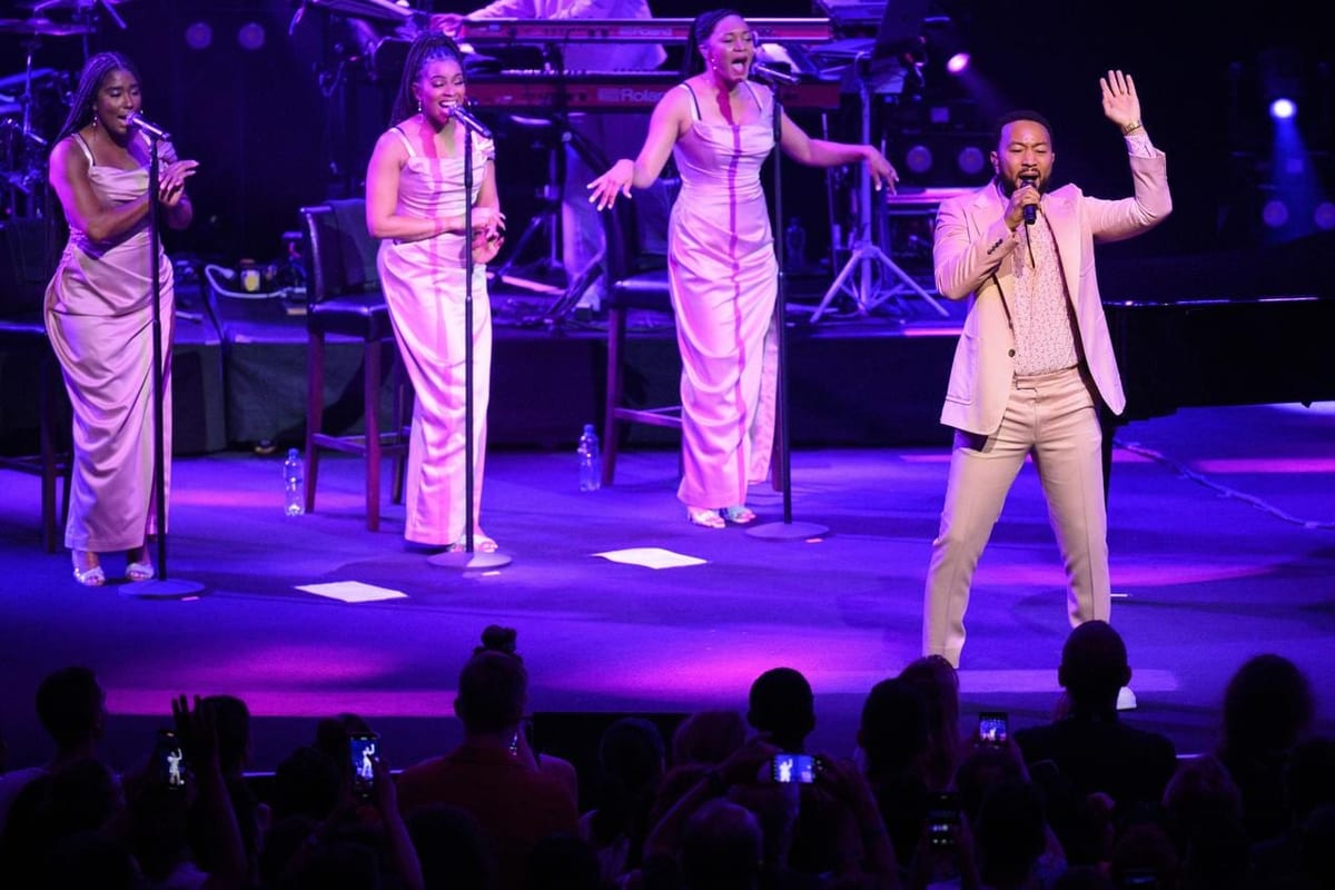 John Legend sur la scène de l’Auditorium Stravinski lors du 56e Montreux Jazz Festival, le 4 juillet 2022.
