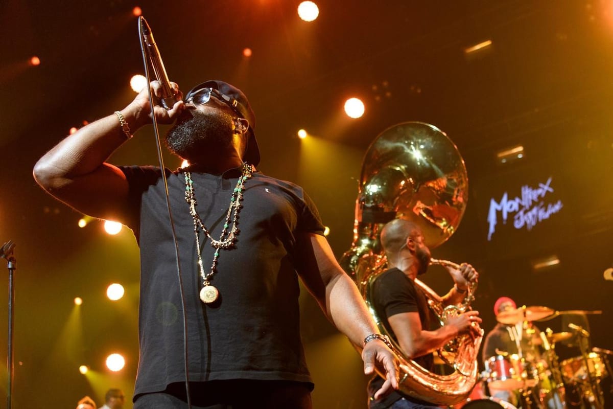 Black Thought et Tuba Gooding Jr. du groupe The Roots au Montreux Jazz Festival, le 4 juillet 2017.