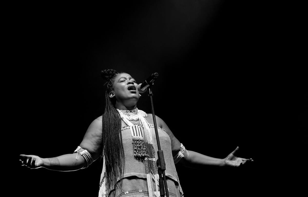 Thandiswa Mazwai lors de la première édition, à Franschhoek, en mars 2026.