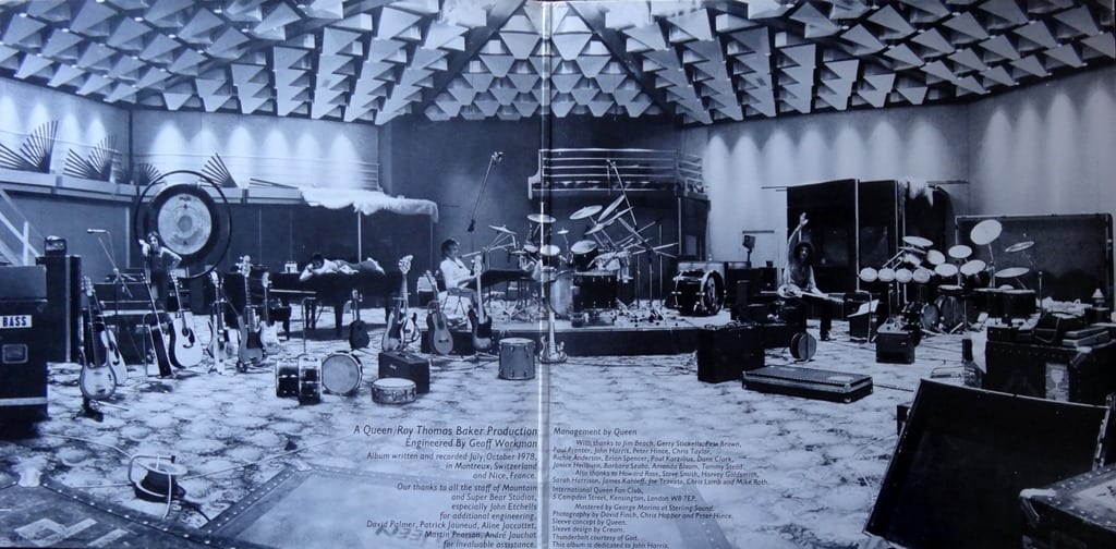La salle des Mountain Studios, dans la pochette intérieure de l’album « Jazz » de Queen (1978), enregistré ici même.