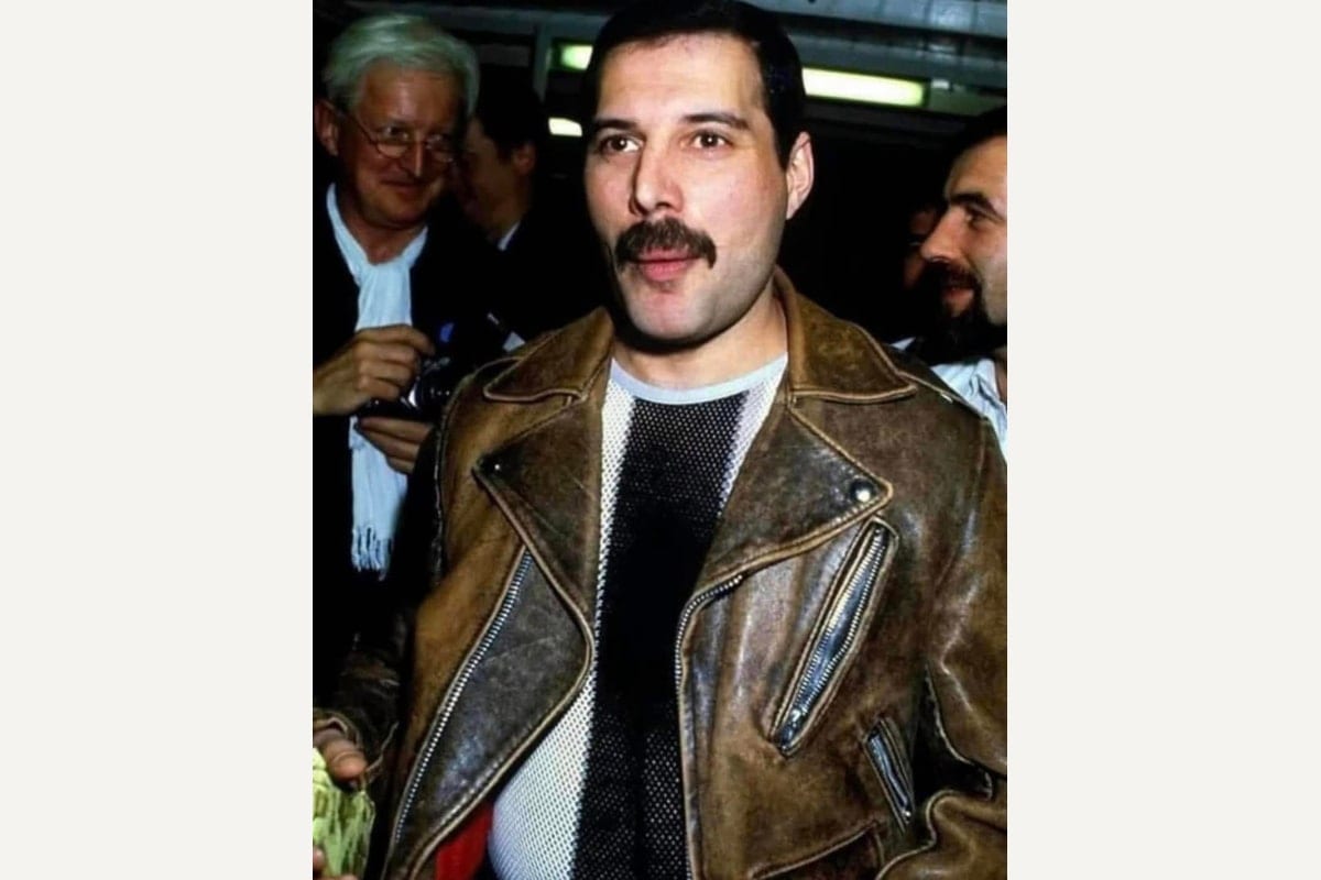 Freddie Mercury à bord de l’« Italie » (10 mai 1986).
