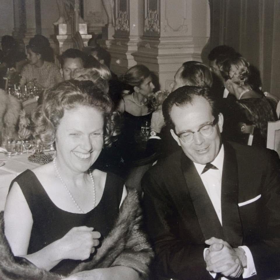 Elisabeth Furtwängler et le chef Wolfgang Sawallisch à un dîner du Septembre Musical de Montreux-Vevey, photographie de Jean Waldis.